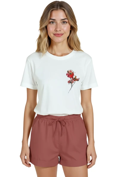 Kadın Beyaz Relaxed Fit %100 Pamuk Tişört – Gelincik Buketi Sağ Göğüs Baskılı ürün görseli 1