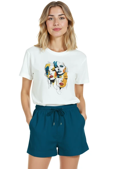 Kadın Beyaz Relaxed Fit %100 Pamuk Tişört – Soyut Çok Renkli Yüzler Baskılı ürün görseli 1