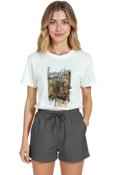 Kadın Beyaz Relaxed Fit %100 Pamuk Tişört – Yağmurlu Şehir Sokağı Suluboya Baskılı - Resim 7
