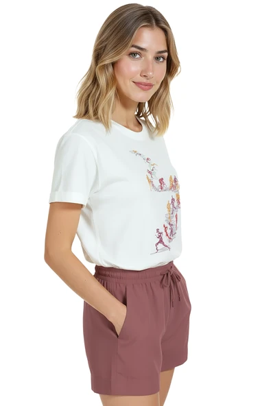 Kadın Beyaz Relaxed Fit %100 Pamuk Tişört – Suluboya Koşu & Bisikletçi Çizgisel Baskılı - Resim 3