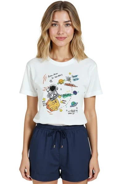 Kadın Beyaz Relaxed Fit %100 Pamuk Tişört – Doodle Astronot & Uzay Baskılı - Resim 7