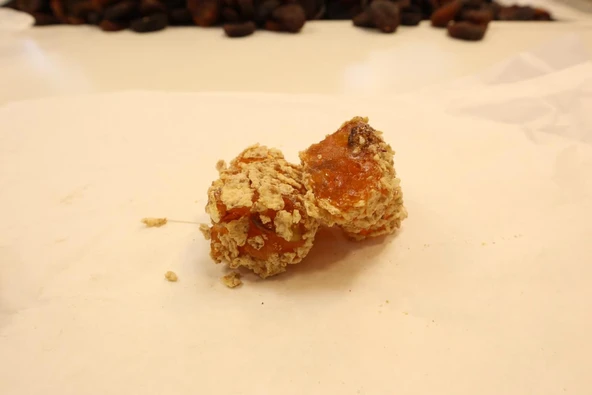 Öz Altın Kayısı Portakallı Tahıllı Sarma Lokum 1 KG ürün görseli