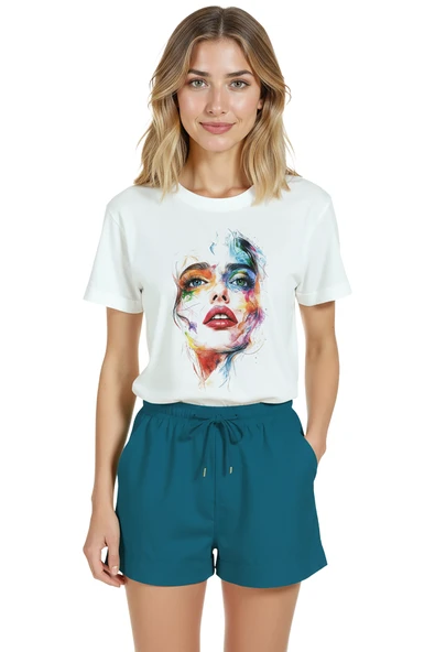 Kadın Beyaz Relaxed Fit %100 Pamuk Tişört – Renkli Suluboya Yüz Baskılı ürün görseli 1