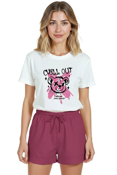 Kadın Beyaz Relaxed Fit %100 Pamuk Tişört – Grafiti Ayı & “Chill Out” Baskılı ürün görseli 1