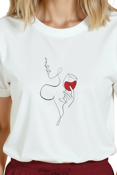 Kadın Beyaz Relaxed Fit %100 Pamuk Tişört – Tek Çizgi Elinde Şarap Kadehi Baskılı - Resim 8