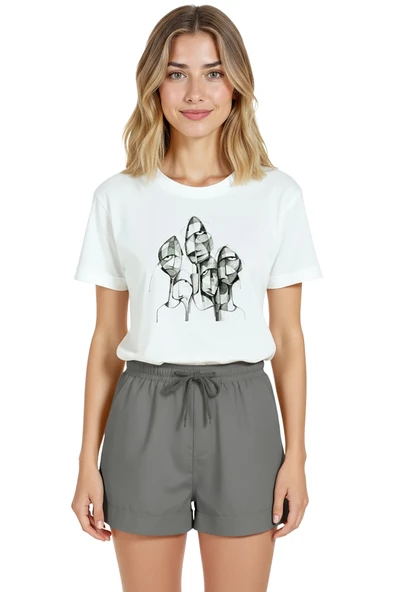 Kadın Beyaz Relaxed Fit %100 Pamuk Tişört – Monokrom Soyut Yüzler Baskılı - Resim 6