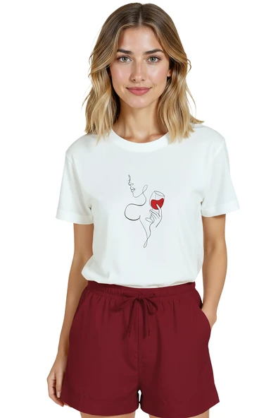 Kadın Beyaz Relaxed Fit %100 Pamuk Tişört – Tek Çizgi Elinde Şarap Kadehi Baskılı ürün görseli 1