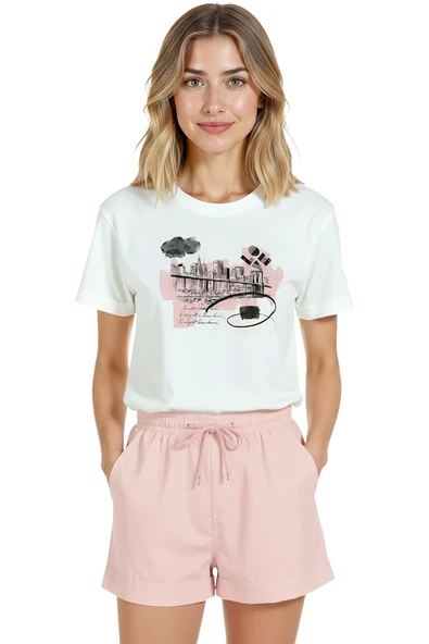 Kadın Beyaz Relaxed Fit %100 Pamuk Tişört – Suluboya New York Liman Kolajlı ürün görseli 1