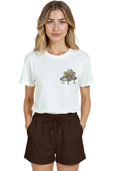 Kadın Beyaz Relaxed Fit %100 Pamuk Tişört –  Suluboya Piyano İllüstrasyonlu ürün görseli 1