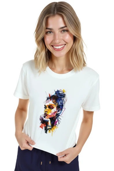 Kadın Beyaz Relaxed Fit %100 Pamuk Tişört – Çok Renkli Portre Suluboya & Karakalem Baskılı - Resim 3