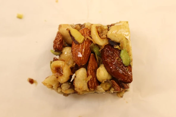 Öz Altın Kayısı Halep Tatlısı 1 KG ürün görseli