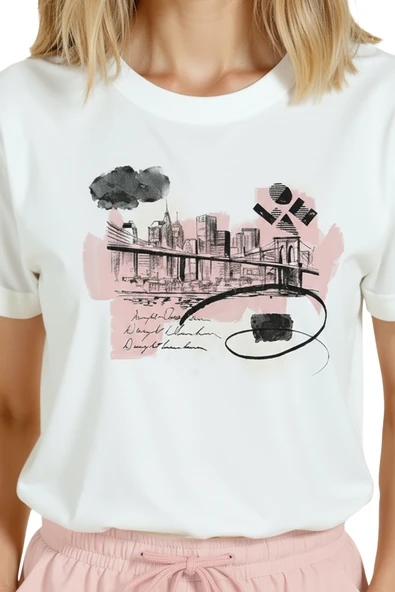 Kadın Beyaz Relaxed Fit %100 Pamuk Tişört – Suluboya New York Liman Kolajlı - Resim 8