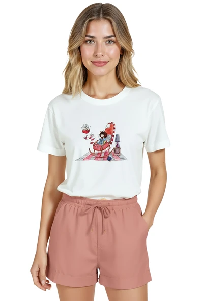 Kadın Beyaz Relaxed Fit %100 Pamuk Tişört – Okuma Köşesi & Sandalye Baskılı ürün görseli 1