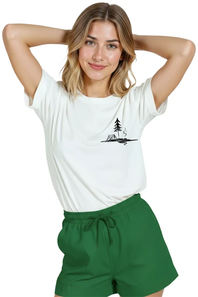 Kadın Beyaz Relaxed Fit %100 Pamuk Tişört – Suluboya Kamp & Çadır İllüstrasyonlu - Resim 5