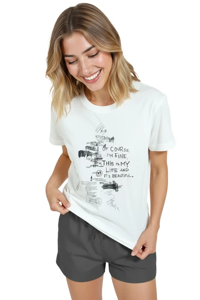 Kadın Beyaz Relaxed Fit %100 Pamuk Tişört – Çizgisel Doodle & Tipografi Baskılı - Resim 3