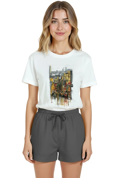 Kadın Beyaz Relaxed Fit %100 Pamuk Tişört – Yağmurlu Şehir Sokağı Suluboya Baskılı ürün görseli 1