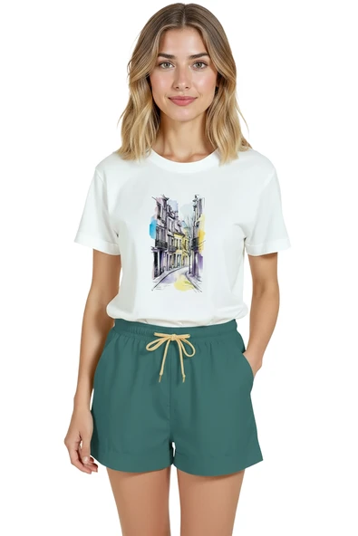 Kadın Beyaz Relaxed Fit %100 Pamuk Tişört – Suluboya Sokak & İnce Mürekkep Mimari Baskılı ürün görseli 1