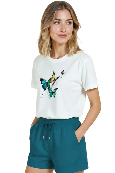 Kadın Beyaz Relaxed Fit %100 Pamuk Tişört – Renkli Kelebek Suluboya Baskılı - Resim 4