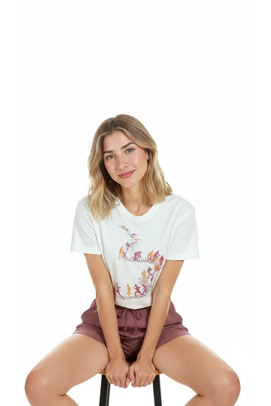 Kadın Beyaz Relaxed Fit %100 Pamuk Tişört – Suluboya Koşu & Bisikletçi Çizgisel Baskılı - Resim 6