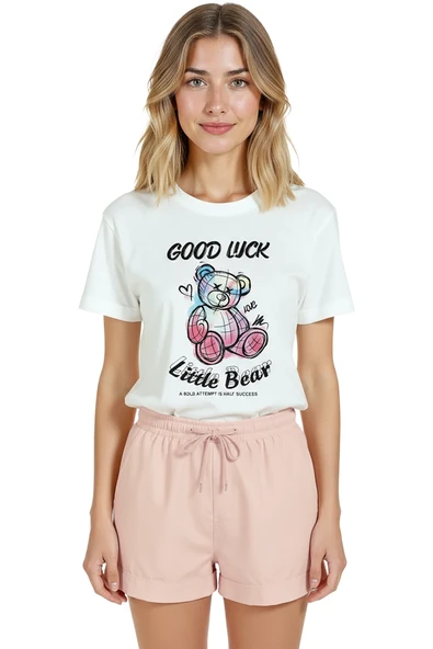 Kadın Beyaz Relaxed Fit %100 Pamuk Tişört – Grafiti Teddy Bear & ''Good Luck'' Baskılı ürün görseli 1