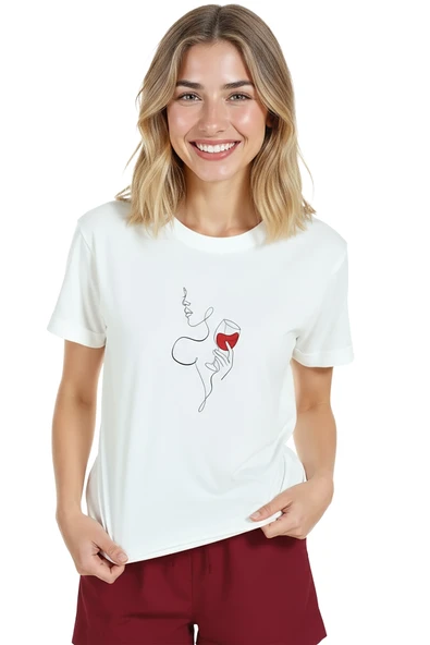 Kadın Beyaz Relaxed Fit %100 Pamuk Tişört – Tek Çizgi Elinde Şarap Kadehi Baskılı - Resim 3