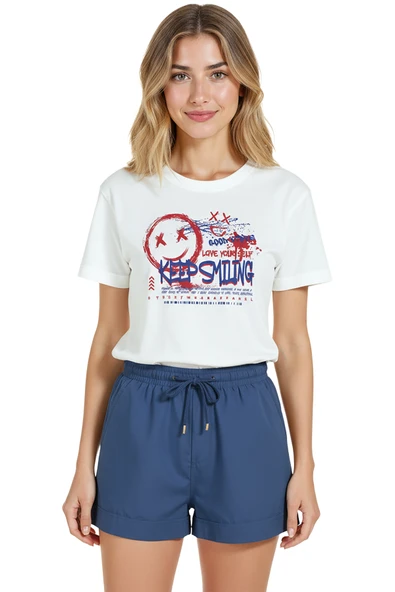 Kadın Beyaz Relaxed Fit %100 Pamuk Tişört – Grafiti “Keep Smiling” & Sokak Tipografi Baskılı - Resim 5