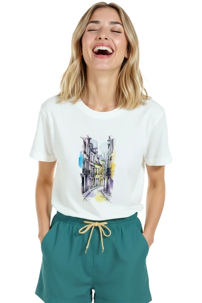 Kadın Beyaz Relaxed Fit %100 Pamuk Tişört – Suluboya Sokak & İnce Mürekkep Mimari Baskılı - Resim 5