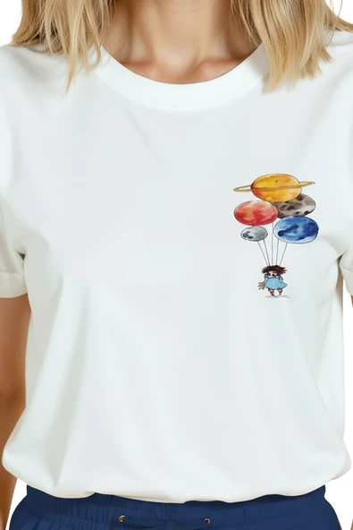 Kadın Beyaz Relaxed Fit %100 Pamuk Tişört – Gezegen Balonları & Minik Karakter Baskılı - Resim 8