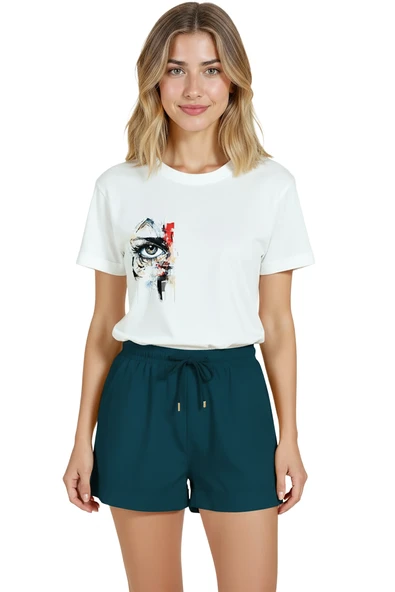 Kadın Beyaz Relaxed Fit %100 Pamuk Tişört – Soyut Göz & Karalama Baskılı ürün görseli 1