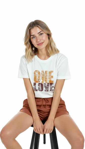 Kadın Beyaz Relaxed Fit %100 Pamuk Tişört – ONE LOVE Tipografi & Mozaik Baskılı - Resim 6