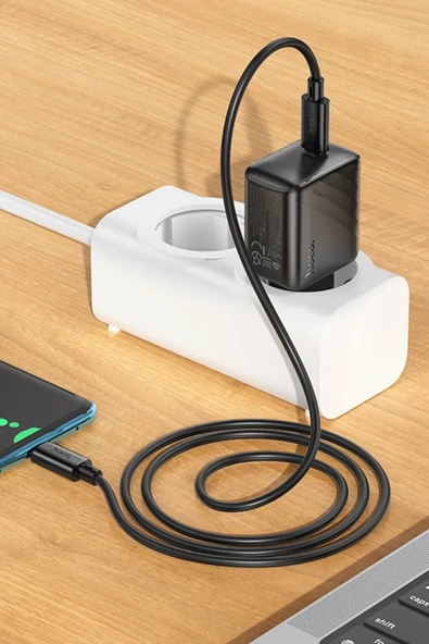 Hoco. CS24A Puerto 25W Type-C Çıkışlı Ekstra Type-C to Type-C Kablolu PD Hızlı Şarj Aleti - Siyah - Resim 6