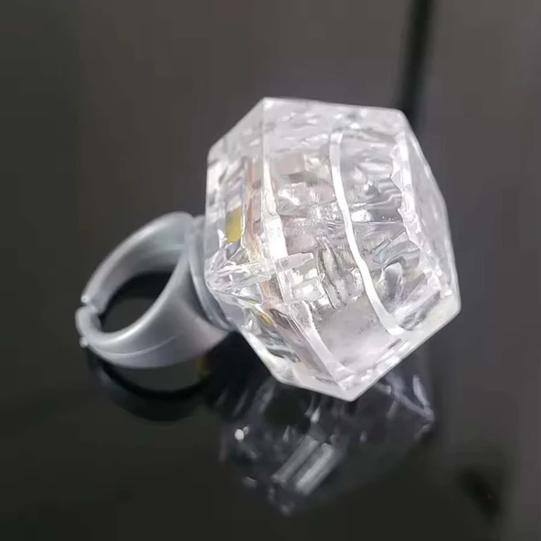 Kristal Tasarımlı Led Glow Işıklı 3 Modlu Gümüş Yüzük 3.5 X 5 Cm ürün görseli