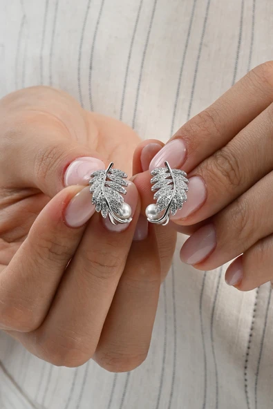 Gümüş rodyumlu zirkon taşlı özel tasarım incili yaprak küpe SGTL13025RODAJ ürün görseli