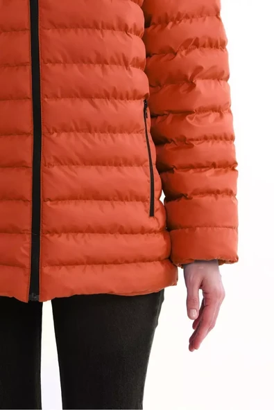 İçi Astarlı Su ve Rüzgar Geçirmez Cepli Kadın Mont - Resim 11