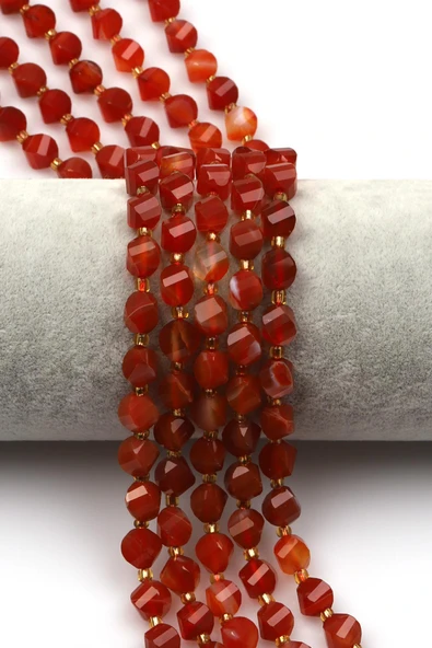 Turuncu Akik Doğal Taş Dizi 6 x 8 mm Burgu Kesim ürün görseli