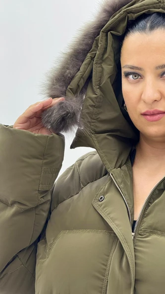 Büyük Beden Kürklü Kapüşonlu Dizaltı Kadın Kalın Şişme Kaban - Resim 6