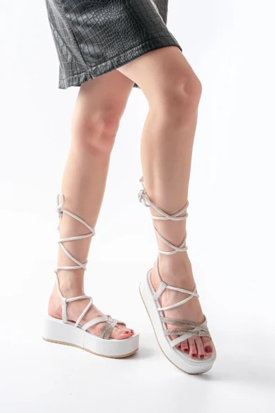 861-1010 Beyaz Gümüş Taşlı Bilekten Bağlamalı Kadın Sandalet ürün görseli