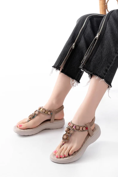 DM-609 Bej Taşlı Arka Lastikli Parmak Arası Kadın Sandalet ürün görseli