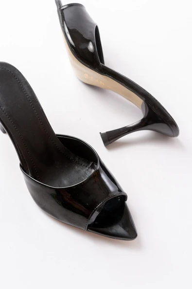 716 Siyah Rugan Sivri Burunlu Topuklu Kadın Terlik - Resim 4