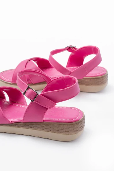 692-564 Fuşya Ortopedik Taban Çapraz Tokalı Kadın Sandalet - Resim 5