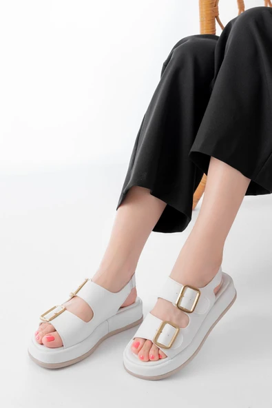 1187 Beyaz Dolgu Topuk Lastik Baretli  Kadın Sandalet - Resim 2