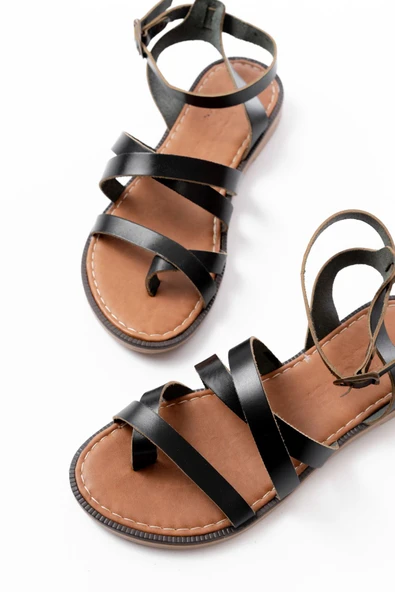 205-209 Siyah Hakiki Deri Tokalı Parmak Arası Kadın Sandalet - Resim 5