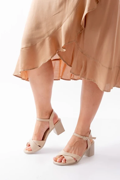 K-11 Bej Günlük Çapraz Topuklu Kadın Sandalet ürün görseli