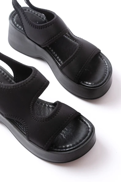 24414-573 Siyah Dalgıç Günlük Dolgu Topuk Kadın Sandalet - Resim 4