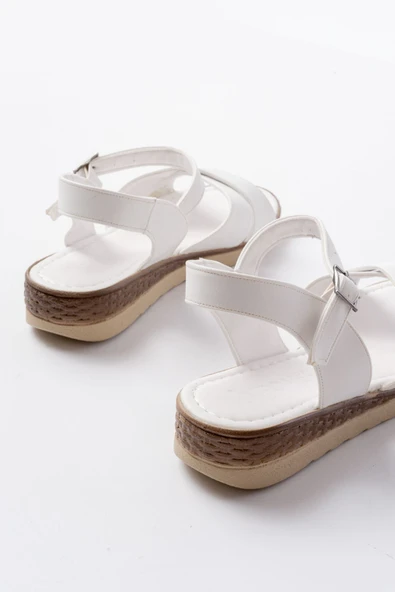 692-564 Beyaz Ortopedik Taban Çapraz Tokalı Kadın Sandalet - Resim 4