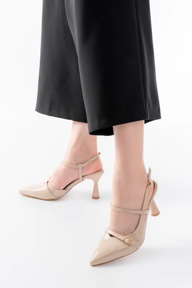 K-6722 Bej Rugan Toka Detaylı Sivri Burun Kadın Ayakkabı ürün görseli