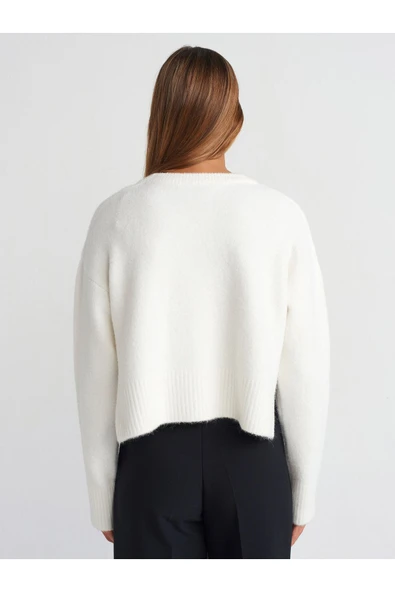 60280 DİLVİN DİK YAKA DÜĞMELİ YUMUŞAK DOKULU YIRTMAÇLI TRİKO HIRKA - Resim 3