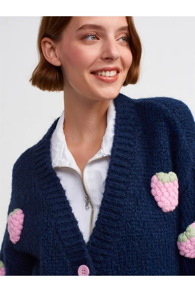 60185 DİLVİN HIRKA V YAKA ÇİLEK NAKIŞLI BALON KOL - Resim 8