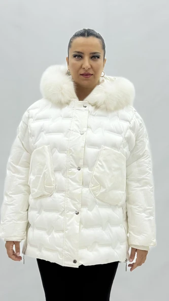 Büyük Beden Fermuarlı Düğmeli Göğüs Cepli Kapüşonlu Kürk Yakalı Oversize Kadın Mont ürün görseli