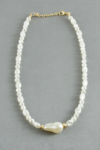 Oval Taşlı İnci  Kolye ürün görseli